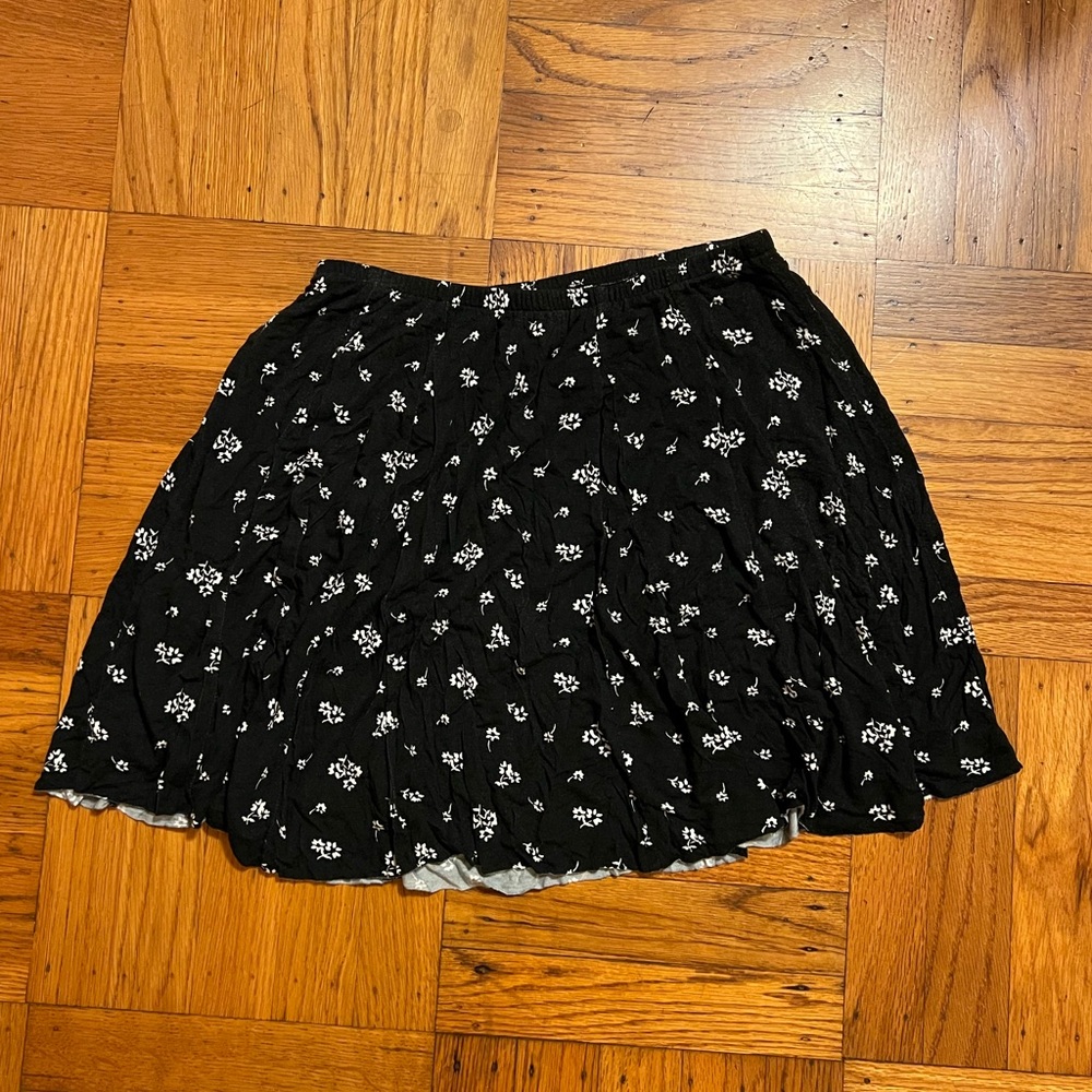 Hollister floral skirt in XS